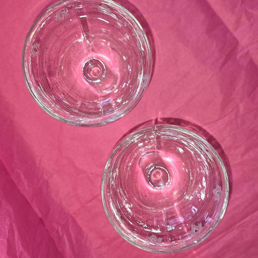 Set Of 2 MCM Champagne Glasses By Standard Glass Co. Etched Design - Picture 4 of 4